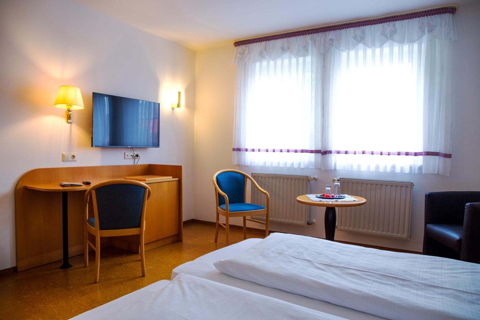 Hotel Zur Linde Gädheim Exterior foto